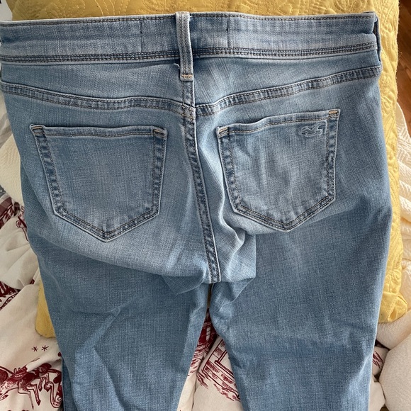 Hollister Distressed Jeggings - Picture 3 of 3